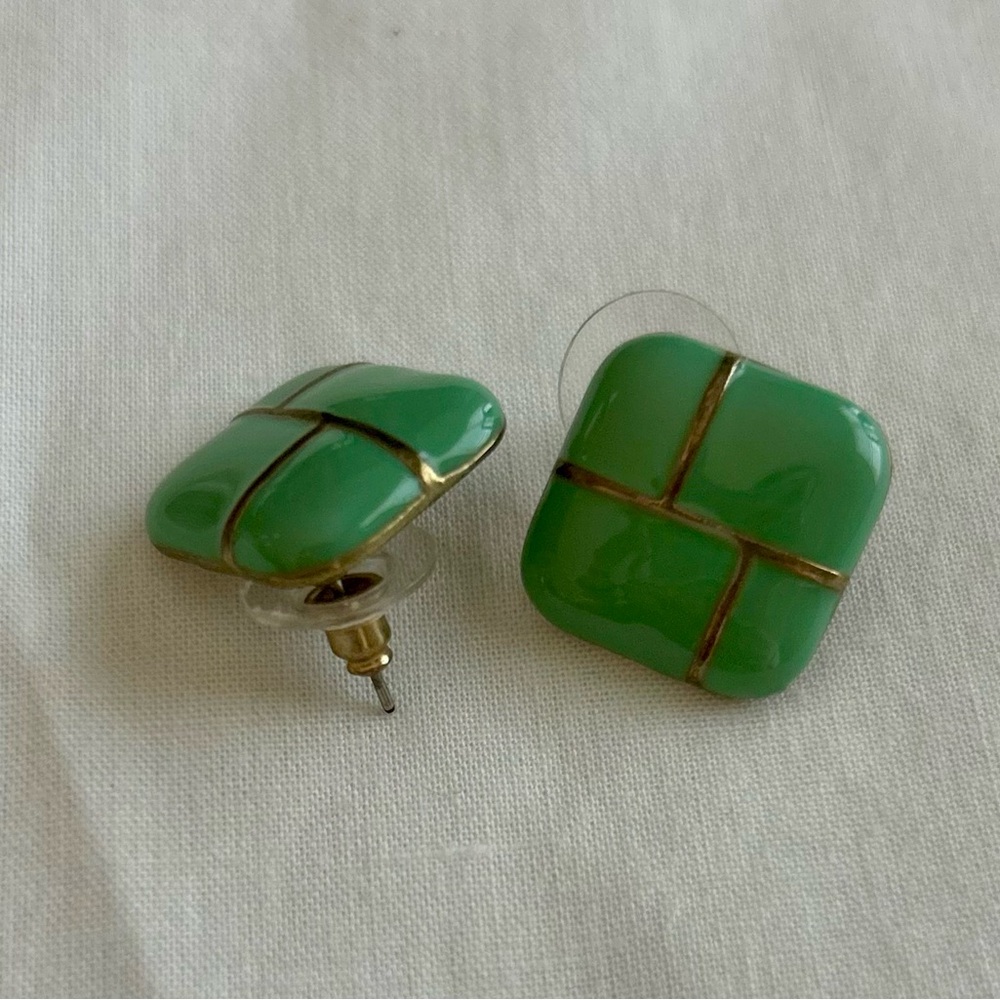 Green/Gold Square Stud 💚💛